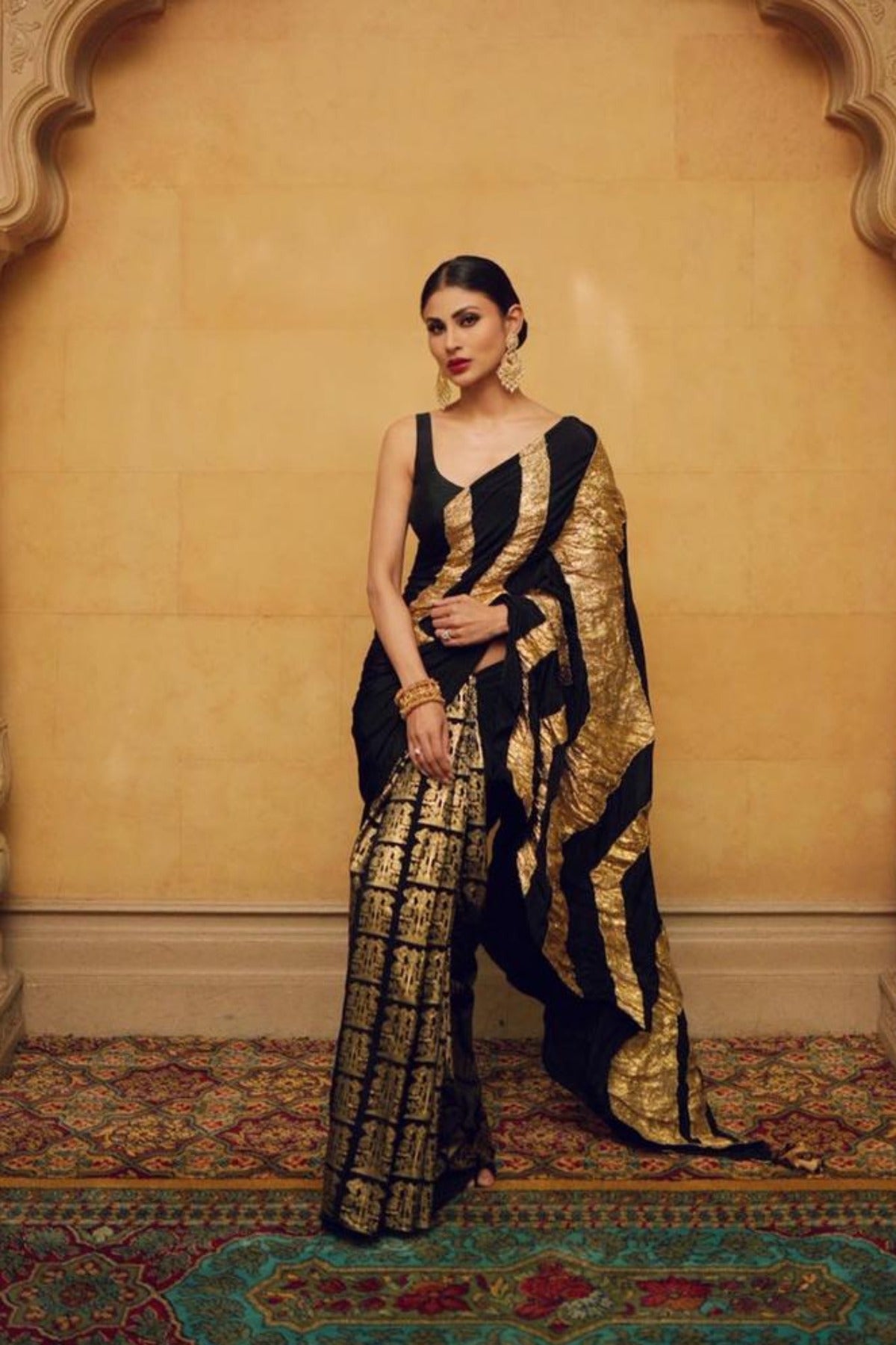 Black Bunch Of Birds Crinkle Gota Sari