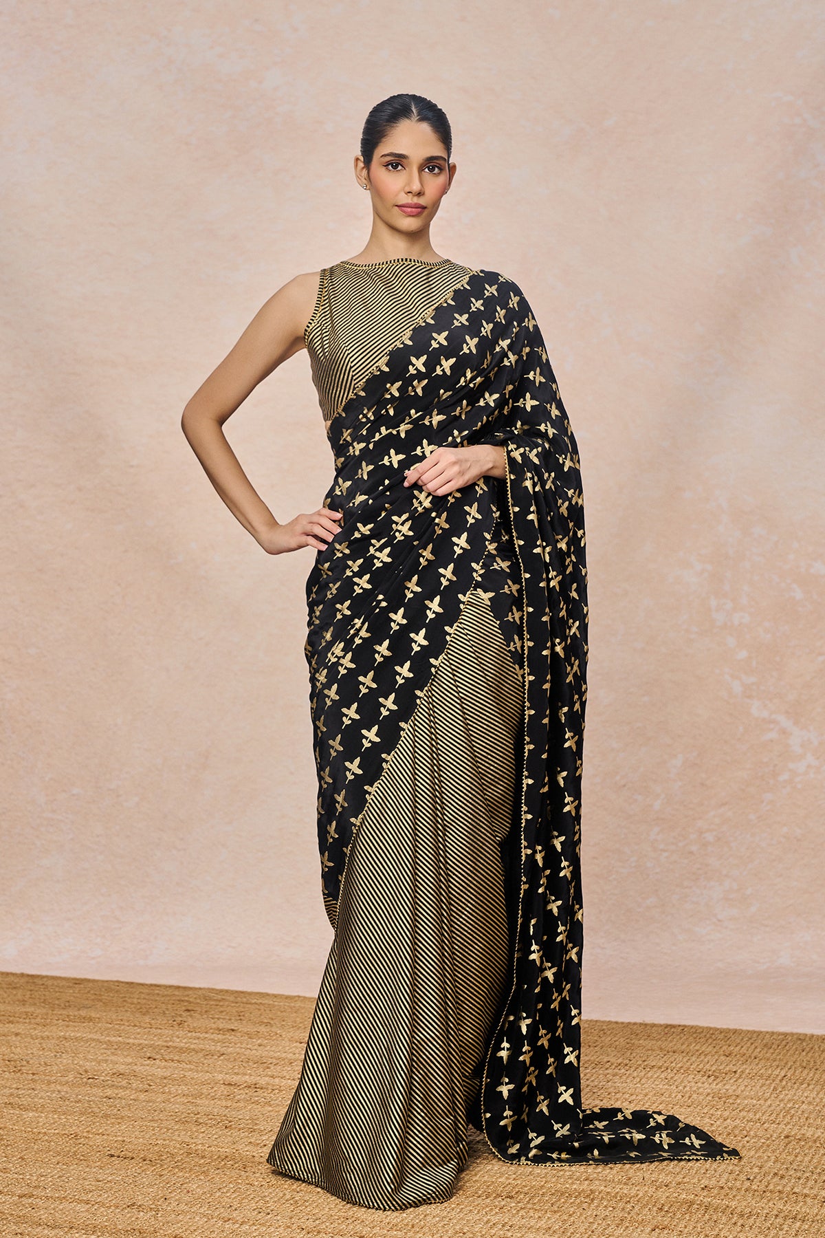 Black Triangular Flower Saree