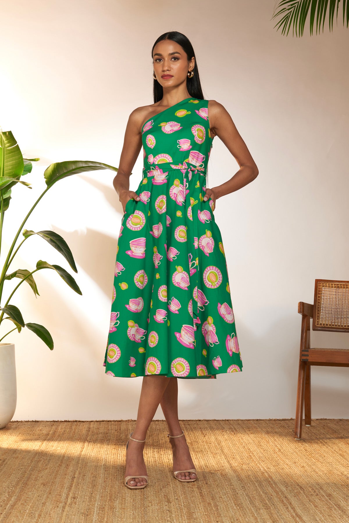 Green Special Cutting One Shoulder Dress