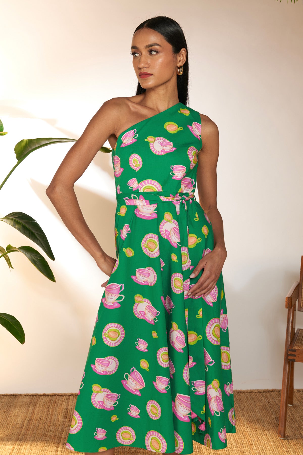Green Special Cutting One Shoulder Dress