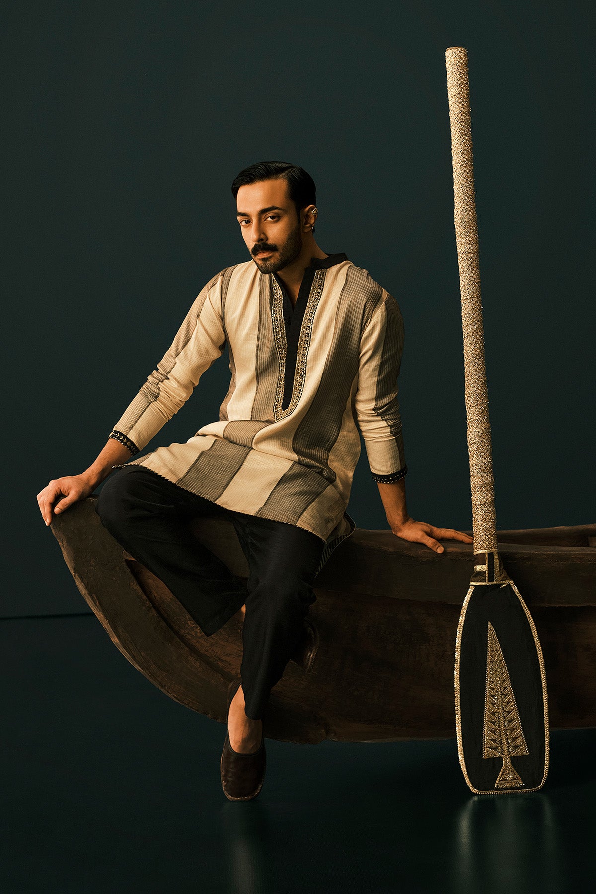 Palm Pillar Black & White Kurta